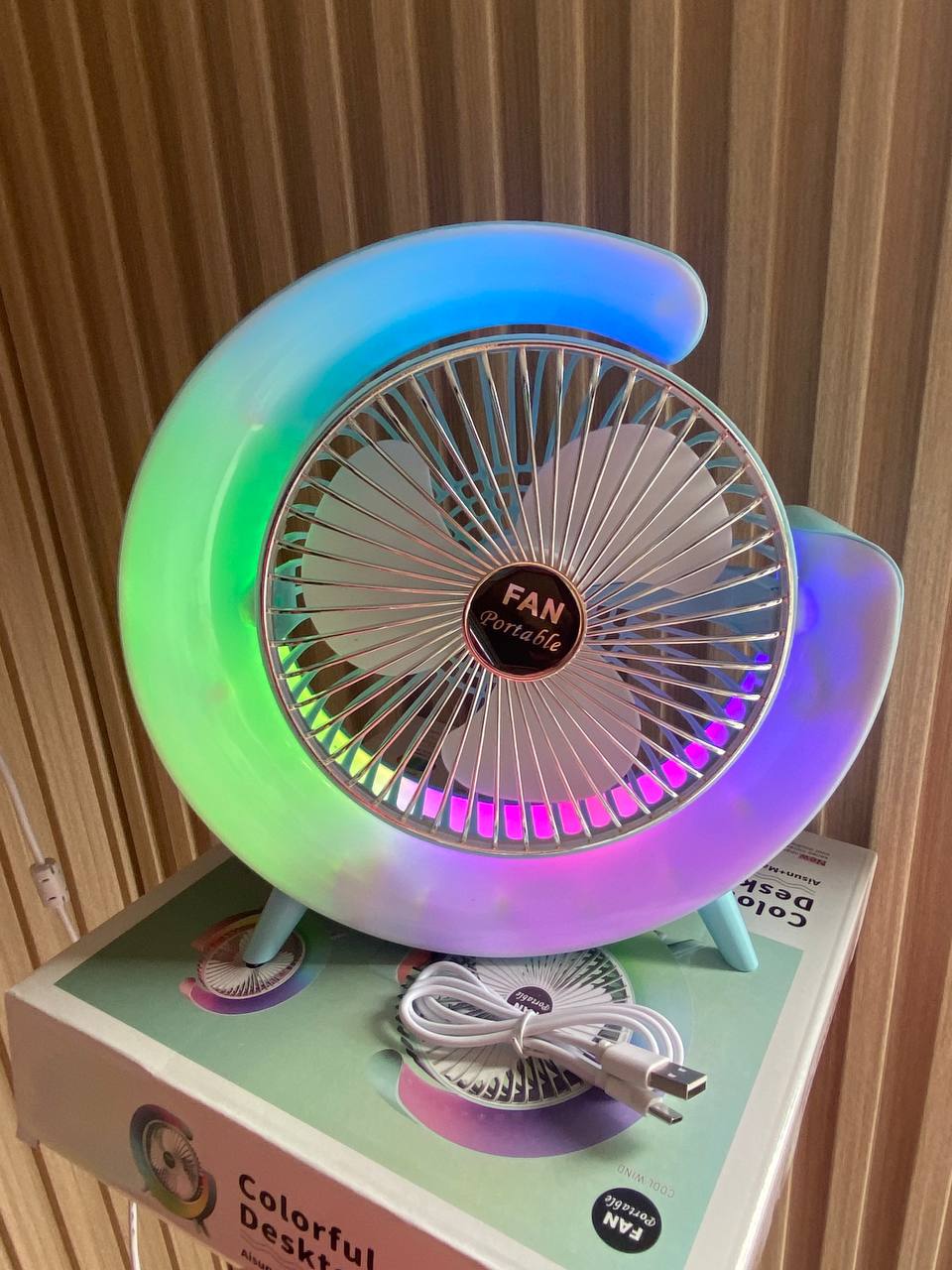 RainbowMagic™  Ventilador de escritorio con Luz LED